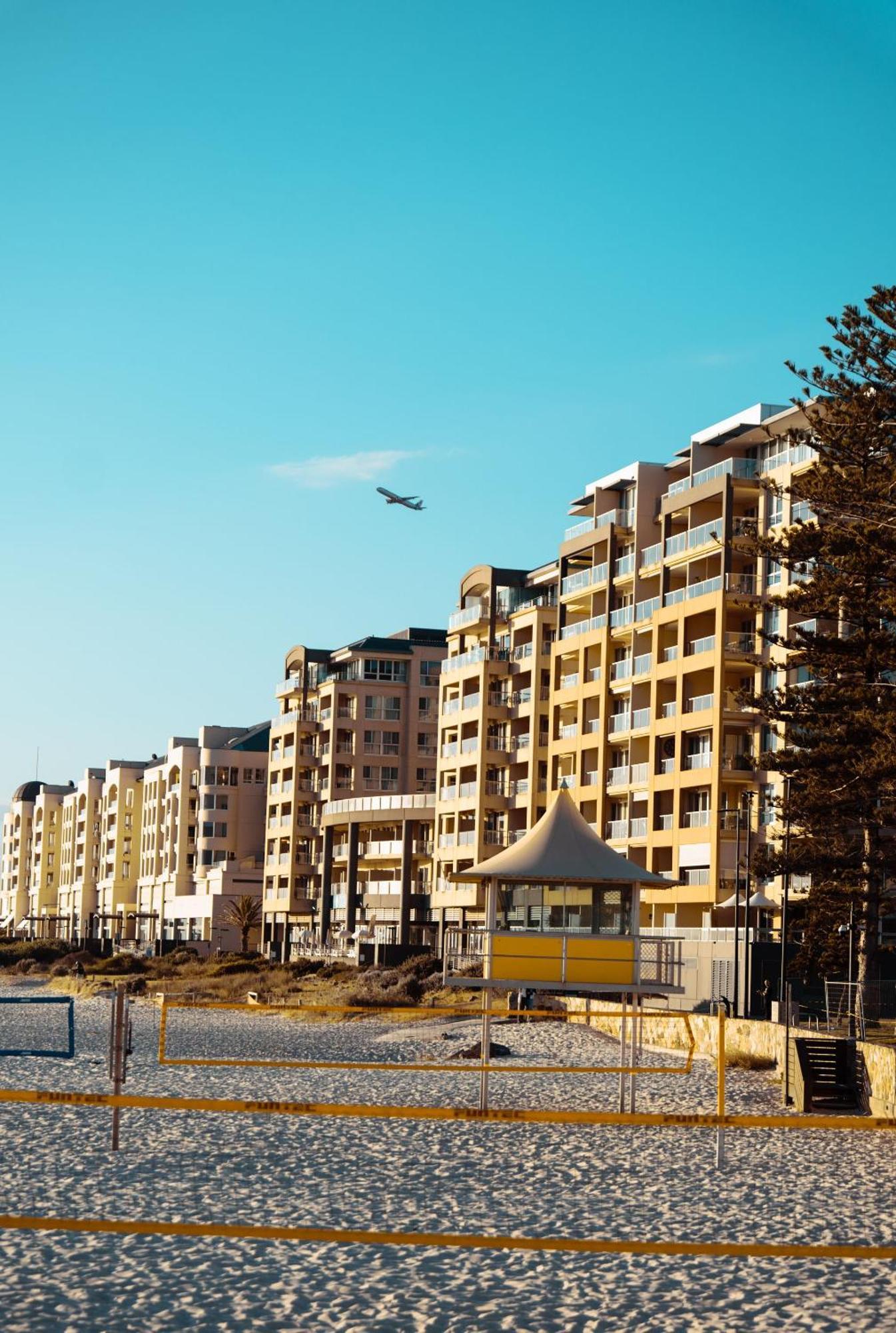 Belle Escapes - Glenelg Seaside Apartment Exterior photo