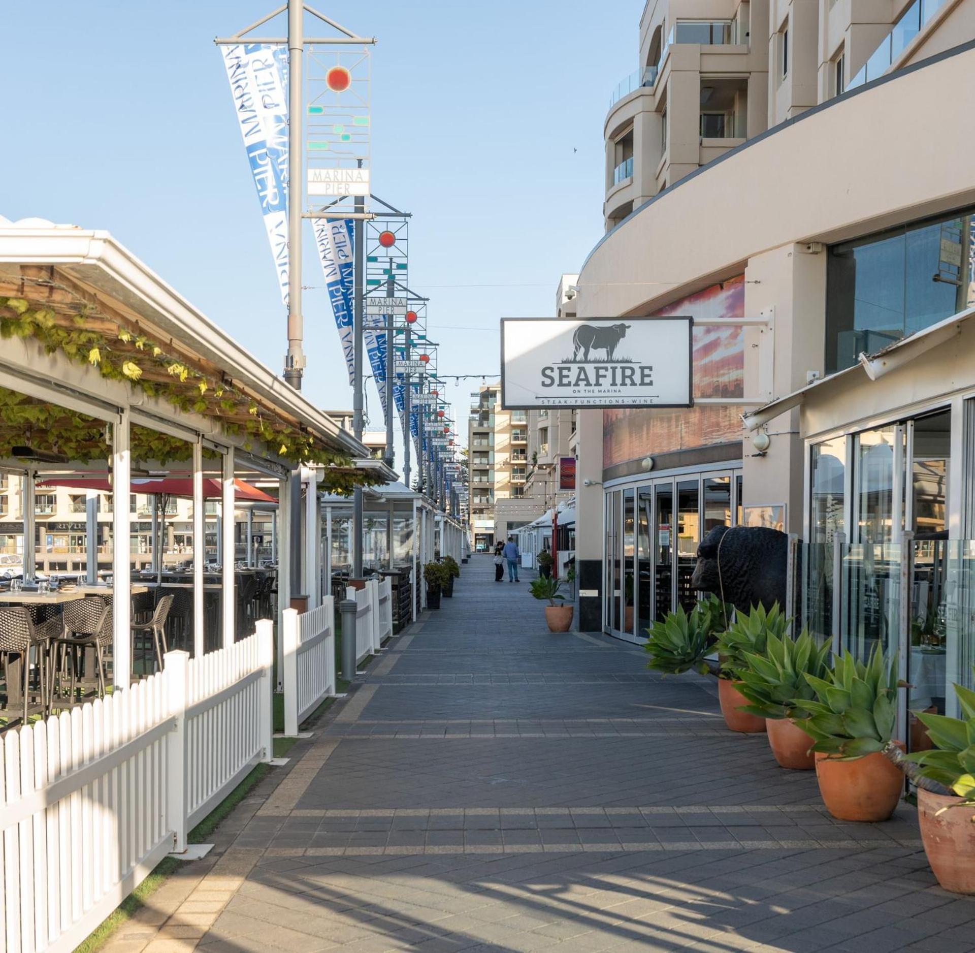 Belle Escapes - Glenelg Seaside Apartment Exterior photo